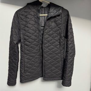 The North Face Women's Black Thermoball Jacket w/hood